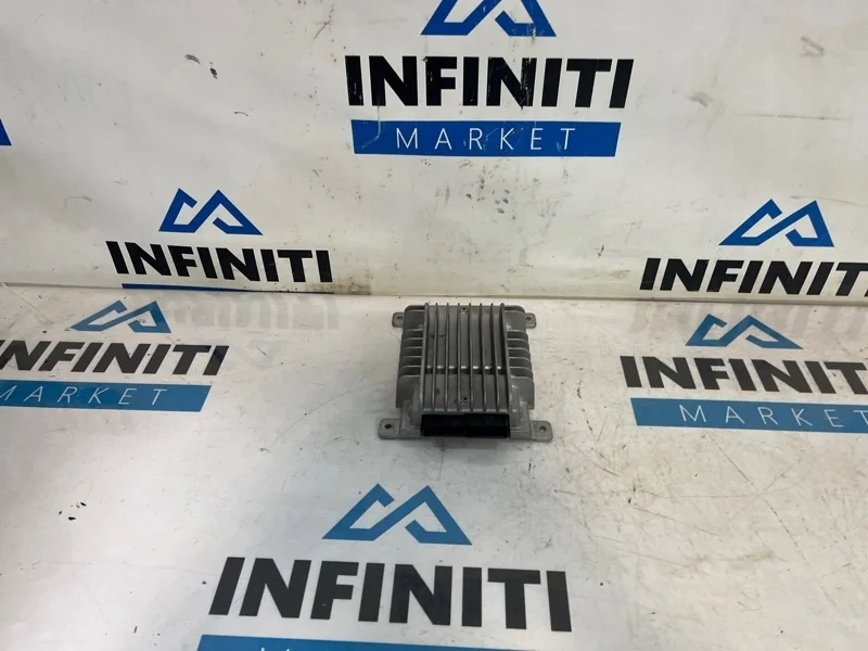 Усилитель звука (акустической системы) INFINITI