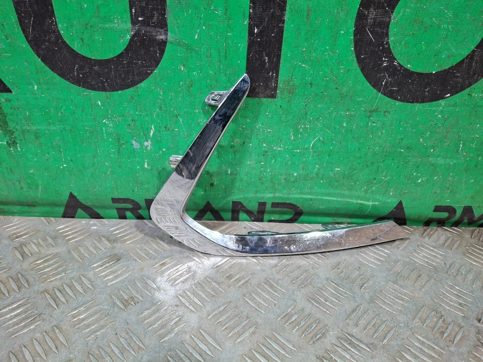 Молдинг бампера Hyundai Sonata 2019-нв 8 DN8