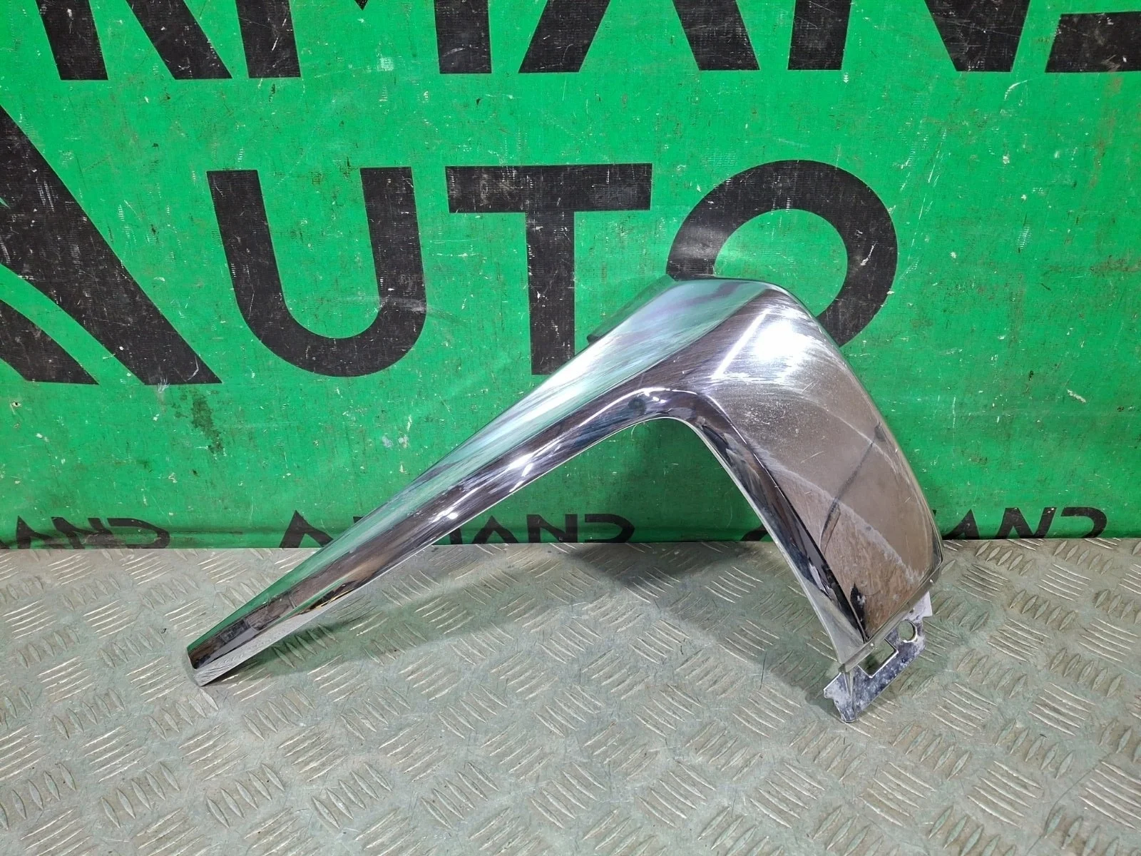 Накладка бампера Mitsubishi Outlander 2015-нв 3