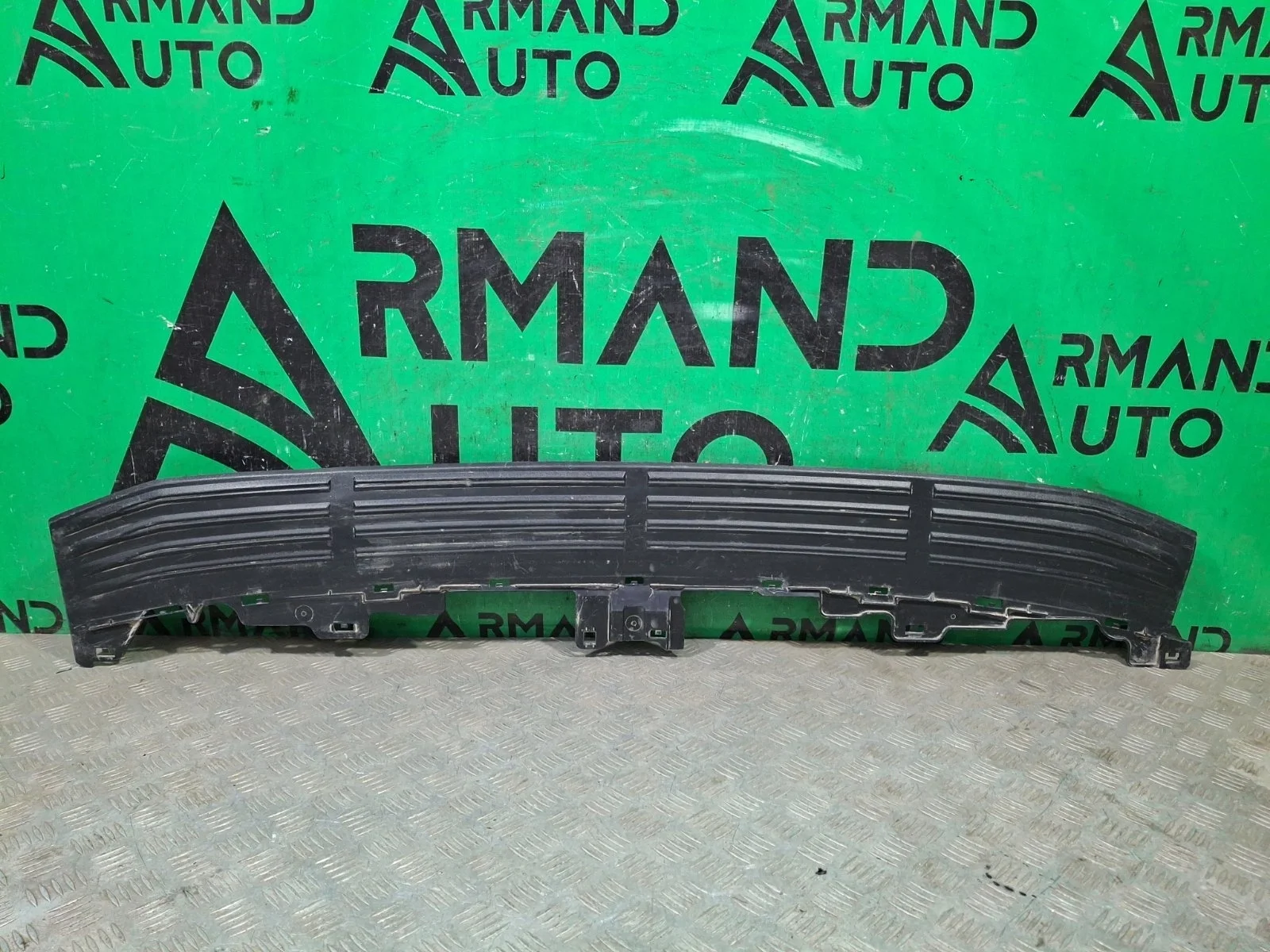 Накладка бампера верхняя Lexus GX 2013-нв URJ150