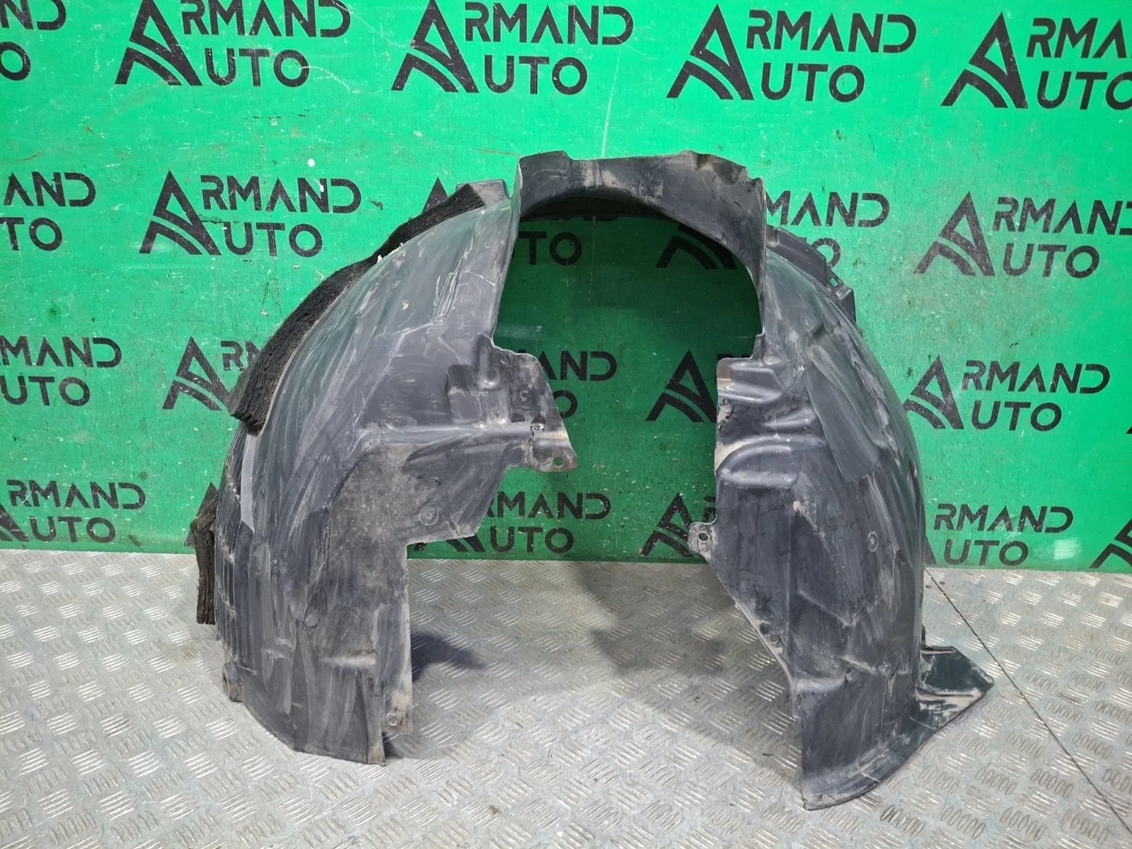 Подкрылок Volvo XC60 2017-нв