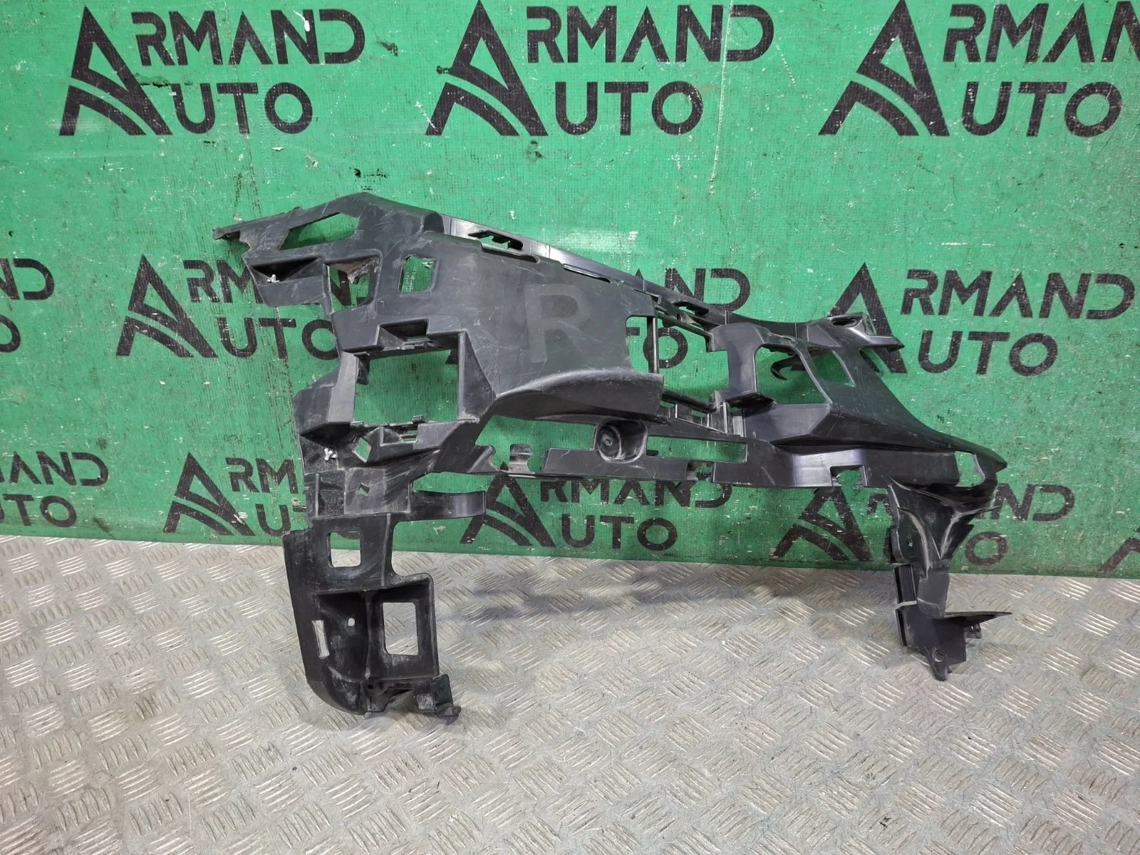 Кронштейн бампера Mercedes -Class 2016-2020 W213, S213, C238