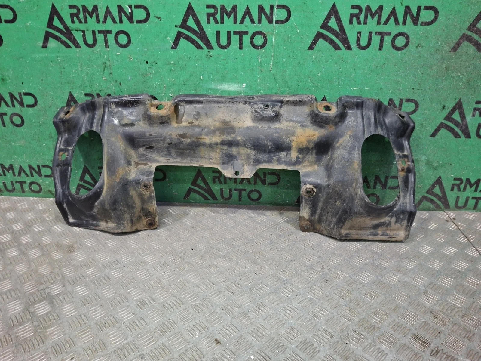 Пыльник двигателя Toyota Hilux 2011-2015 7