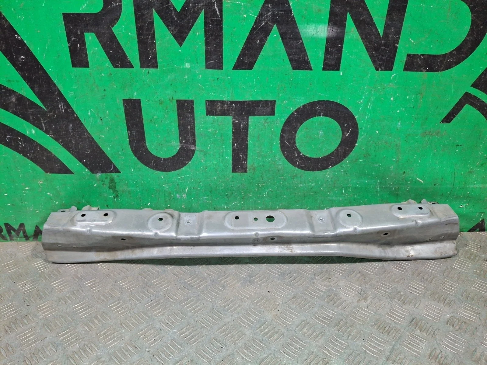 Усилитель бампера верхний Mitsubishi Outlander 2015-нв 3