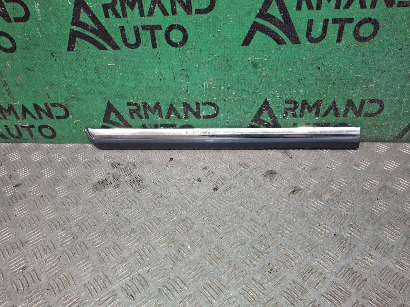 Молдинг двери Volkswagen Passat 2011-2015 B7