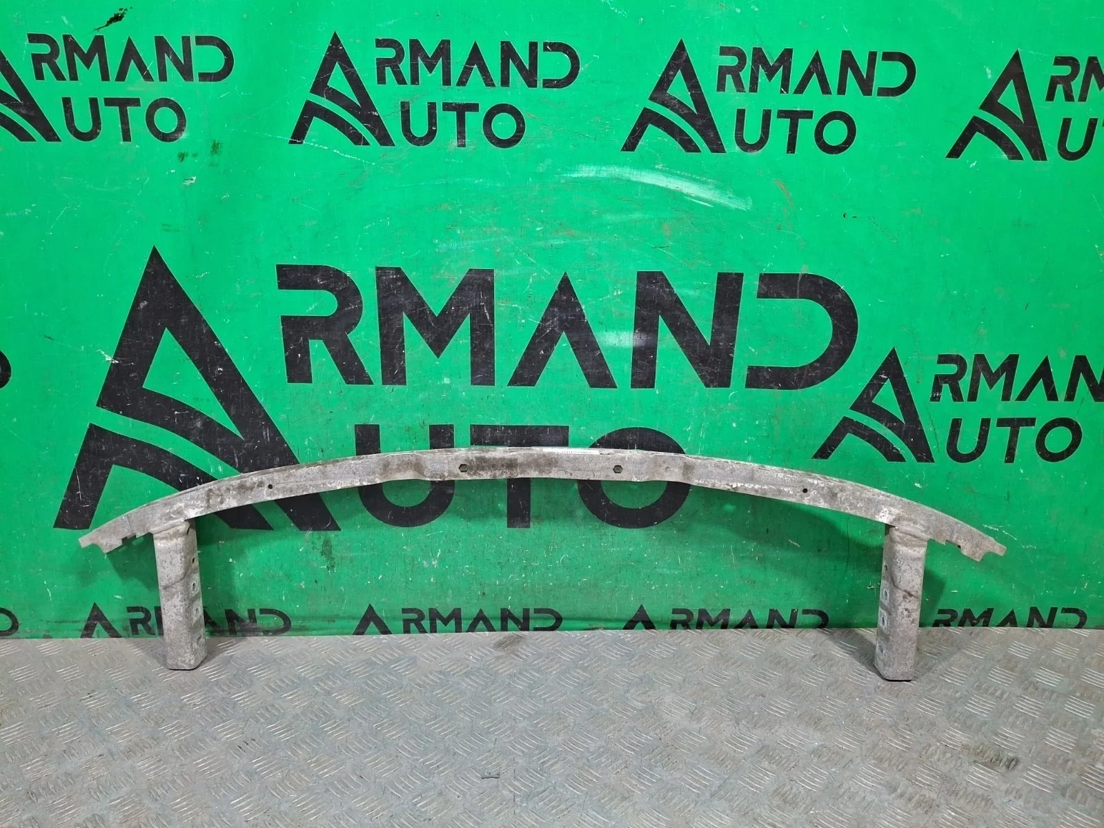 Усилитель бампера нижний BMW 5 series 2016-нв G30 G31