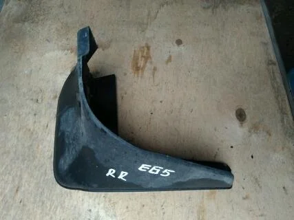 Б.у. брызговик TOYOTA COROLLA ZRE151 TOYOTA COROLLA ZRE151 1ZR-FE 2006-2013