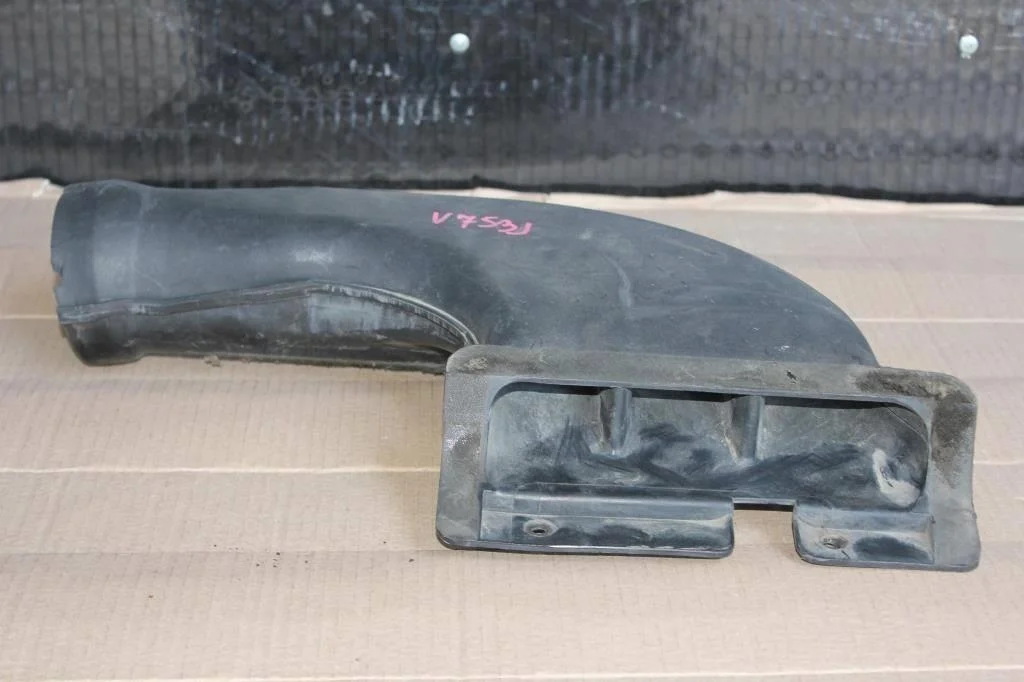 Б.у. воздухозаборник MITSUBISHI PAJERO V75W MITSUBISHI PAJERO V75W 6G74GDI 2001