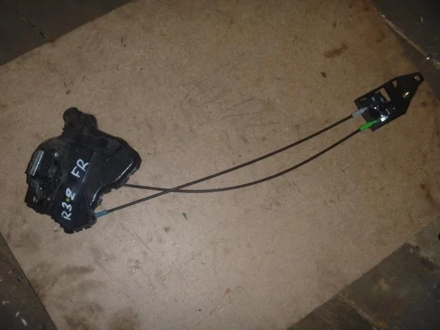 Б.у. замок двери TOYOTA RAV4 ZSA30 TOYOTA RAV4 ZSA30 3ZR-FAE 2011