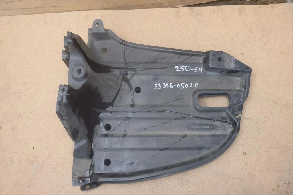 Б.у. защита бампера заднего TOYOTA AVENSIS ZZT251 TOYOTA AVENSIS ZZT251 1ZZ 2003