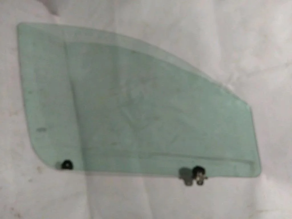 Б.у. стекло двери MITSUBISHI OUTLANDER XL CW6W MITSUBISHI OUTLANDER XL CW6W 6B31 2006