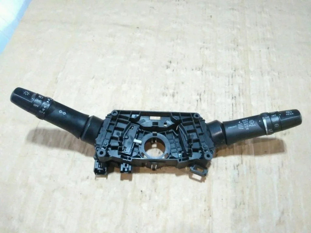 Б.у. подрулевой переключатель MITSUBISHI ASX GA3W MITSUBISHI ASX GA3W 4B10 2010-2014