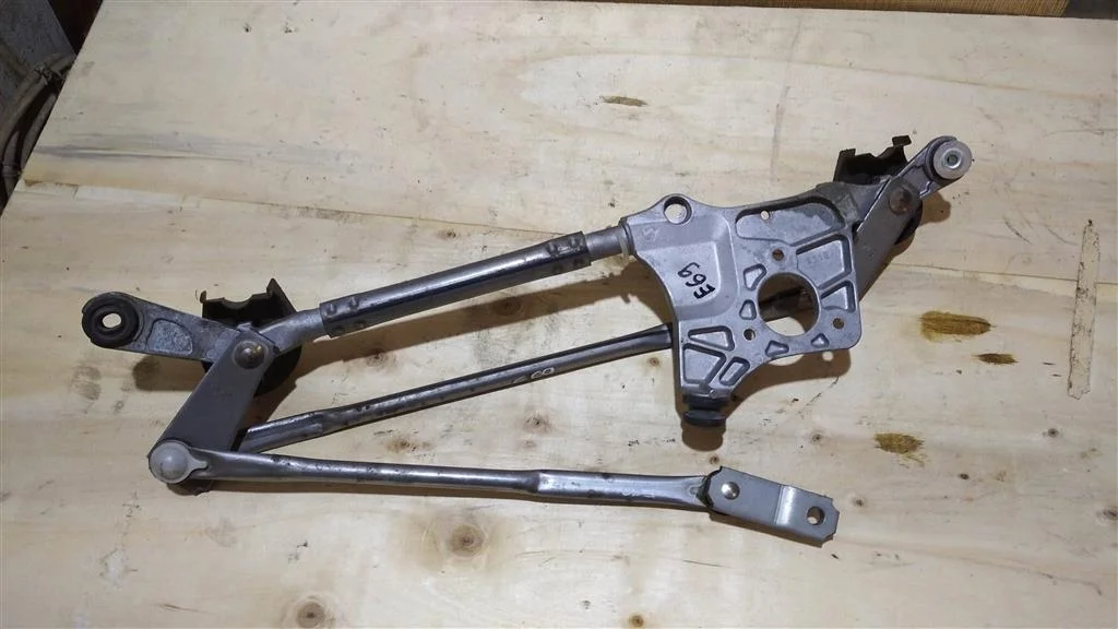 Б.у. трапеция дворников TOYOTA COROLLA ZRE151 TOYOTA COROLLA ZRE151 1ZR-FE 2010