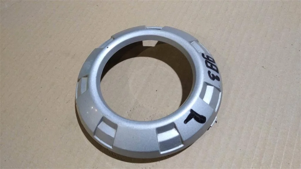 Б.у. рамка туманки MITSUBISHI PAJERO V98W MITSUBISHI PAJERO V98W 4M41 2008