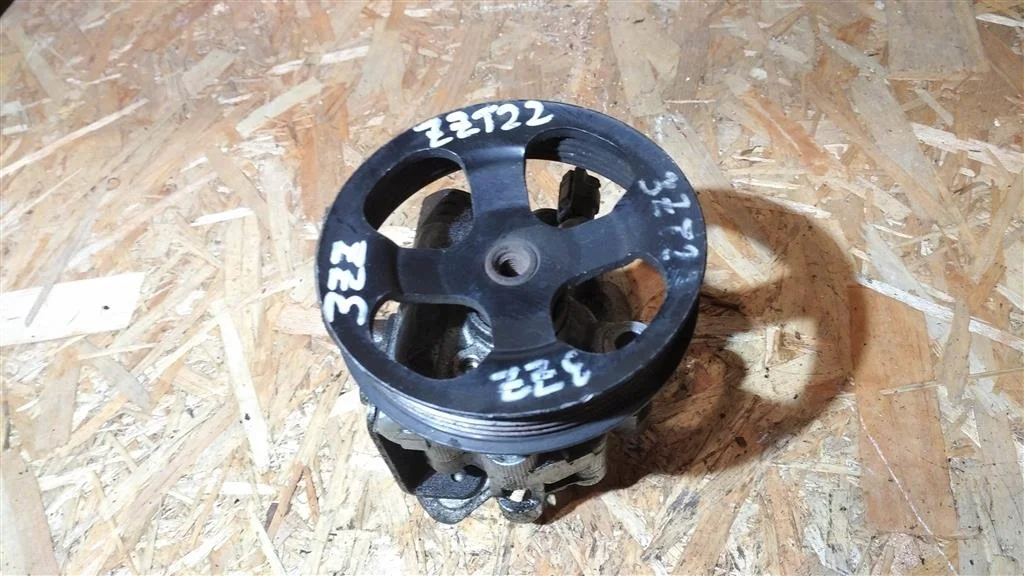 Б.у. насос гидроусилителя TOYOTA AVENSIS ZZT220 TOYOTA AVENSIS ZZT220 3ZZ 2001