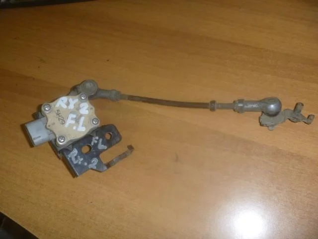 Б.у. датчик дорожного просвета LEXUS RX330 MCU38 LEXUS RX330 MCU38 3.3L 2006