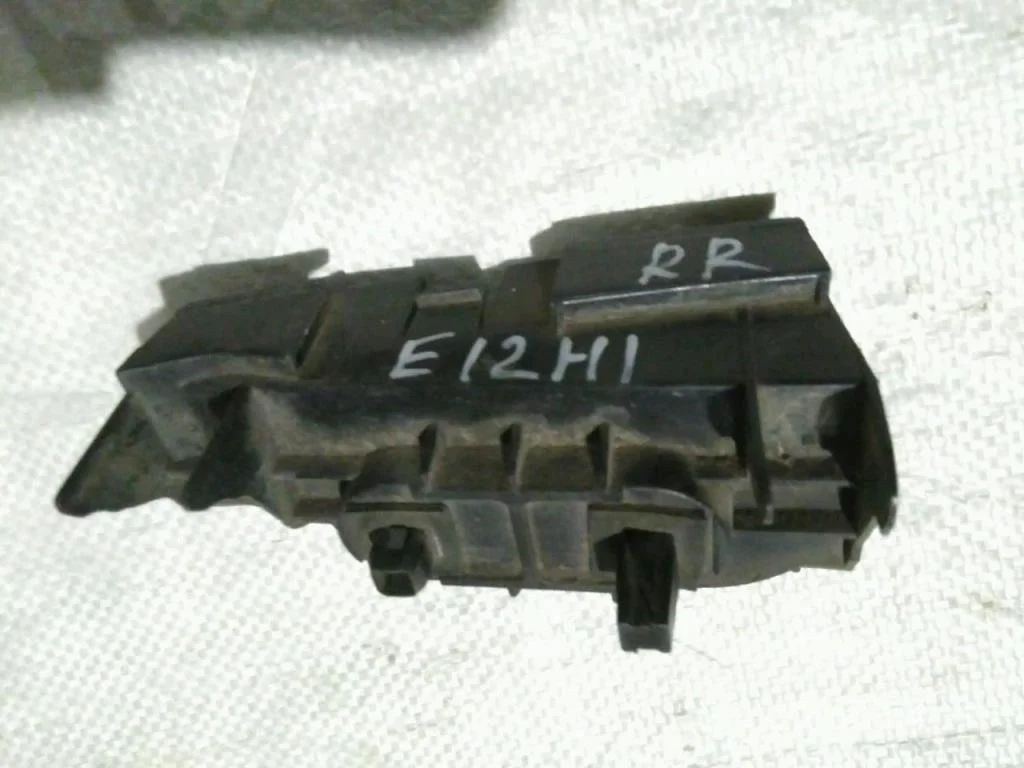 Б.у. крепление бампера зад TOYOTA COROLLA E120 TOYOTA COROLLA E120  2001-2007