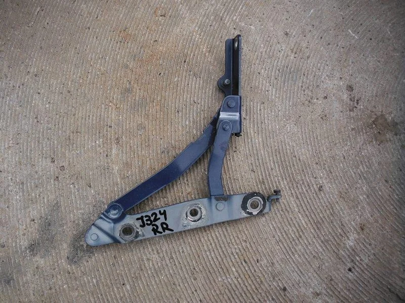 Б.у. петля багажника (2шт) NISSAN TEANA J32 NISSAN TEANA J32 VQ35 2008