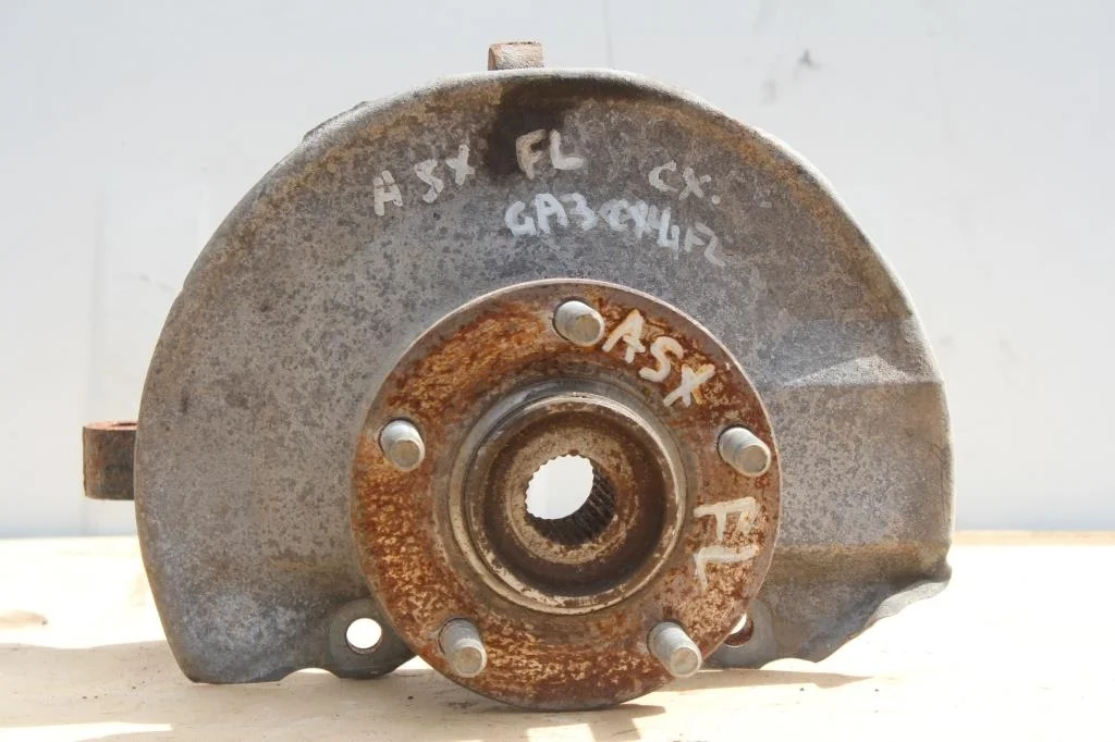 Б.у. кулак поворотный MITSUBISHI ASX GA3W MITSUBISHI ASX GA3W 4B10 2010-2014