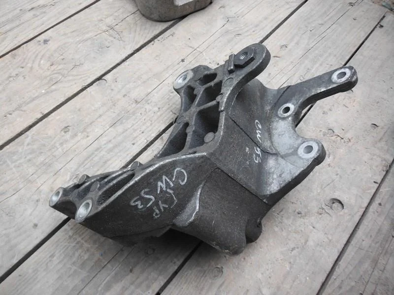 Б.у. кронштейн гидроусилителя MITSUBISHI OUTLANDER XL CW5W MITSUBISHI OUTLANDER XL CW5W 4B12 2006-2012