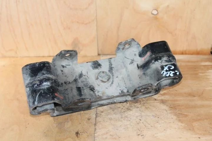 Б.у. опора двигателя MITSUBISHI L200 KB4T MITSUBISHI L200 KB4T 4D56 2005-2014