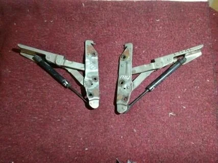 Б.у. петля багажника (2шт) NISSAN PRIMERA P12 NISSAN PRIMERA P12  2002-2007