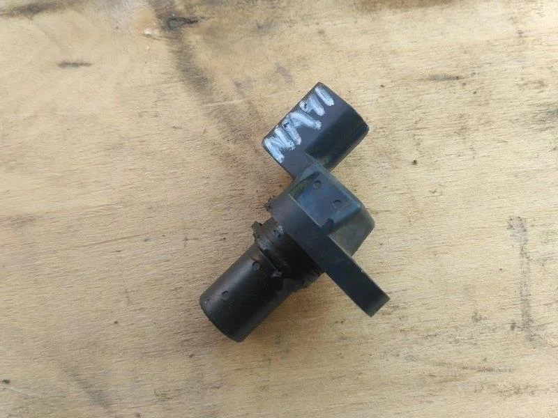 Б.у. датчик распредвала MITSUBISHI GRANDIS NA4W MITSUBISHI GRANDIS NA4W 4G69 2004