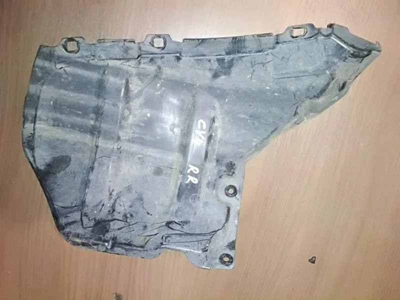 Б.у. пыльник бампера MITSUBISHI LANCER CY4A MITSUBISHI LANCER CY4A 2.0 2008