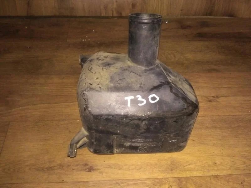 Б.у. резонатор воздушного фильтра NISSAN X-TRAIL T30 NISSAN X-TRAIL T30 2.0 2002