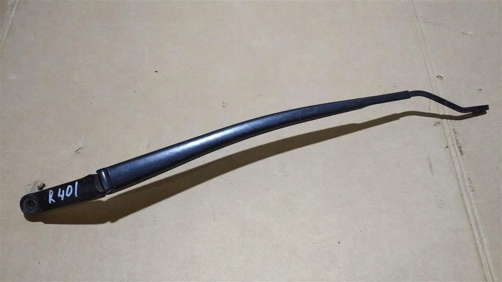 Б.у. поводок стеклоочистителя TOYOTA RAV4 ZSA40 TOYOTA RAV4 ZSA40 3ZR 2014