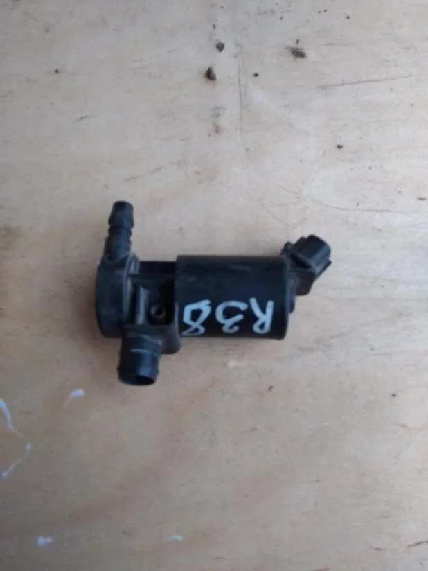 Б.у. насос омывателя фар TOYOTA RAV4 ACA30 TOYOTA RAV4 ACA30 2AZ 2006-2012