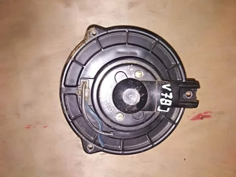 Б.у. мотор печки MITSUBISHI PAJERO V78W MITSUBISHI PAJERO V78W 4M41 2000