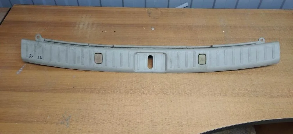 Б.у. накладка панели LEXUS RX330 MCU38 LEXUS RX330 MCU38 3.3L 2007