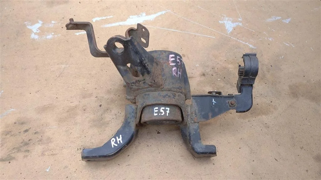 Б.у. опора двигателя TOYOTA COROLLA ZRE151 TOYOTA COROLLA ZRE151 1ZR-FE 2006-2013