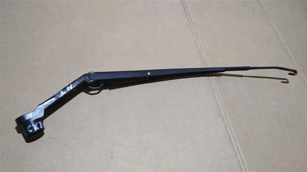 Б.у. поводок стеклоочистителя MAZDA CX7 ER8 MAZDA CX7 ER8 L3 2007