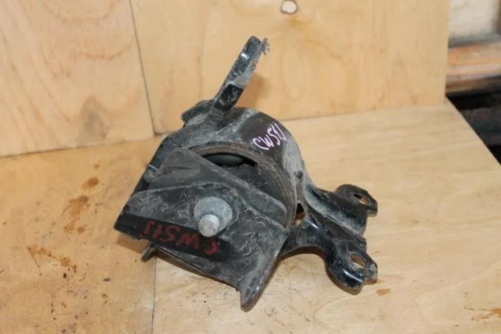 Б.у. опора двигателя MITSUBISHI OUTLANDER XL CW5W MITSUBISHI OUTLANDER XL CW5W 4B12 2006