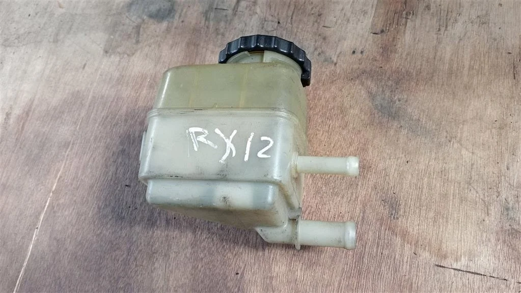 Б.у. бачок гидроусилителя LEXUS RX300 MCU15 LEXUS RX300 MCU15 1MZ 1999