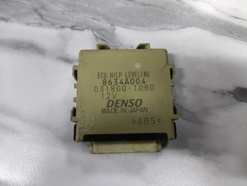 Б.у. блок управления светом MITSUBISHI PAJERO V97W MITSUBISHI PAJERO V97W 6G75 2008