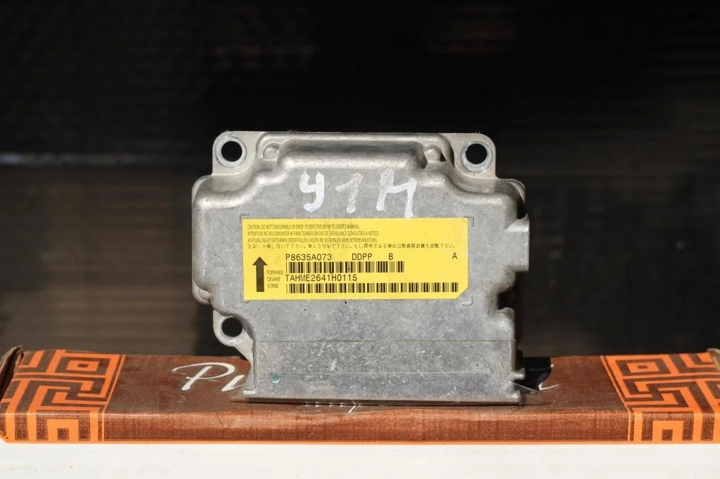 Б.у. блок управления подушками безопасности MITSUBISHI LANCER CY1A MITSUBISHI LANCER CY1A 4A92 2011