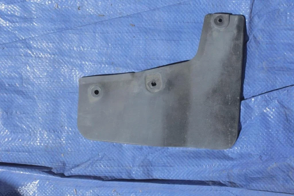 Б.у. брызговик MITSUBISHI PAJERO V97W MITSUBISHI PAJERO V97W 6G75 2006