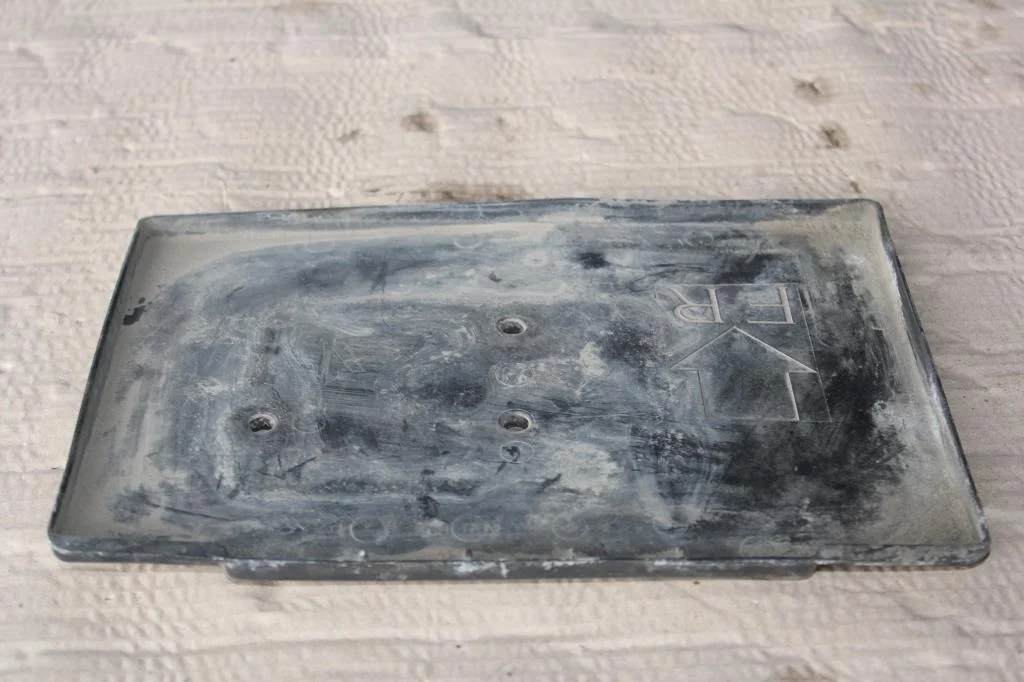 Б.у. поддон аккумулятора NISSAN ALMERA N16 NISSAN ALMERA N16  2000-2006