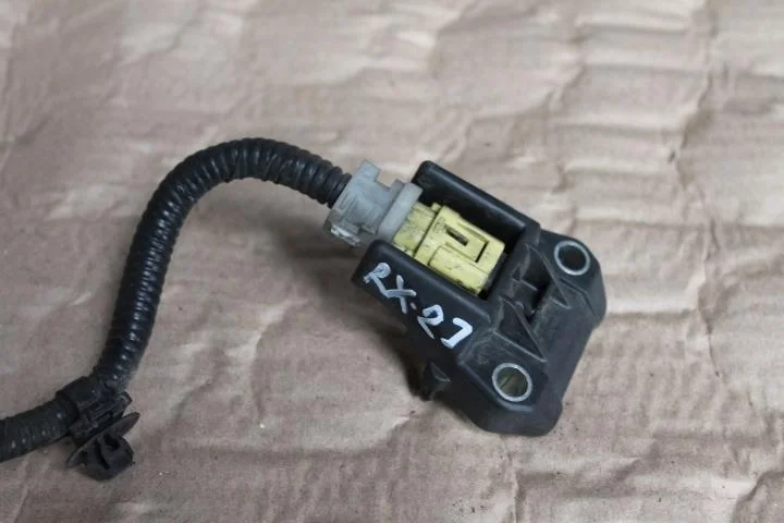 Б.у. датчик удара LEXUS RX350 GSU35 LEXUS RX350 GSU35 2GR 2006