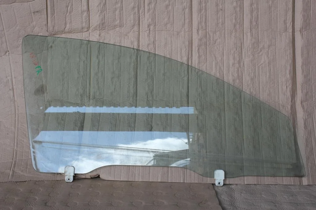 Б.у. стекло двери MITSUBISHI LANCER CY2A MITSUBISHI LANCER CY2A 4A91 2006-