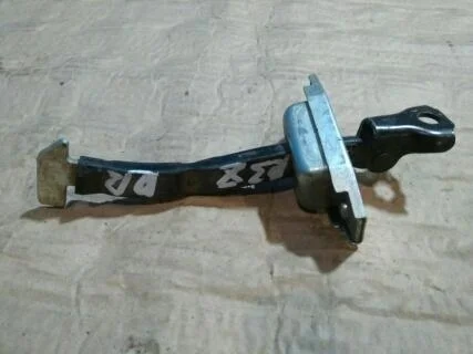 Б.у. ограничитель двери TOYOTA RAV4 ACA30 TOYOTA RAV4 ACA30 2AZ 2006-2012