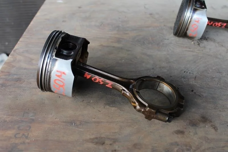 Б.у. шатун NISSAN MURANO Z50 NISSAN MURANO Z50 VQ35DE 2005