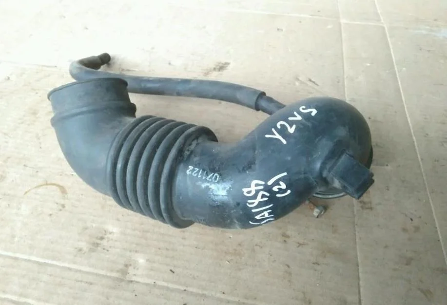 Б.у. патрубок воздушного фильтра MITSUBISHI LANCER CY2A MITSUBISHI LANCER CY2A 4A91 2007-