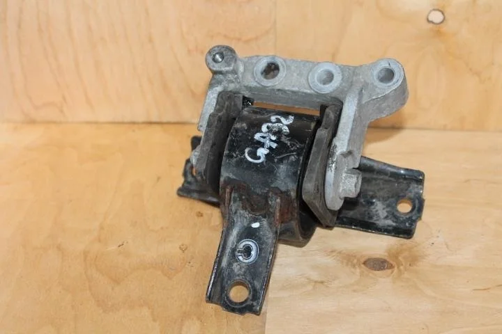Б.у. опора двигателя MITSUBISHI ASX GA3W MITSUBISHI ASX GA3W 4B10 2010-2014