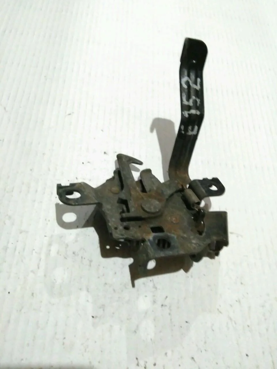 Б.у. замок капота TOYOTA COROLLA ZRE151 TOYOTA COROLLA ZRE151 1ZR-FE 2006-2013