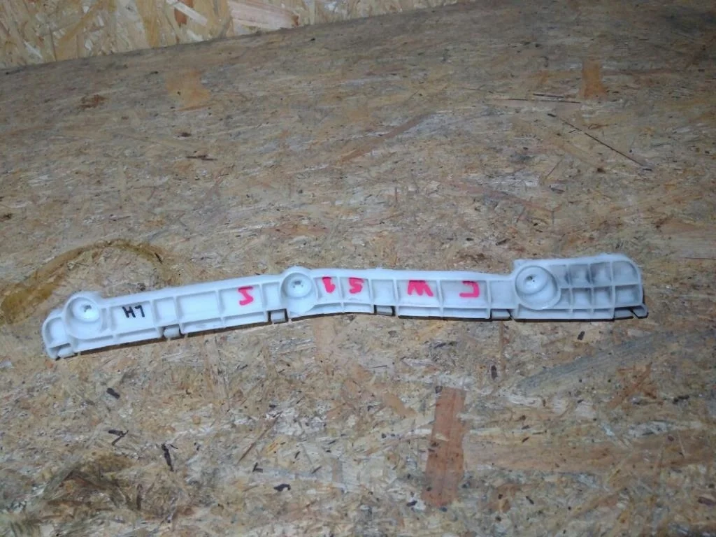 Б.у. крепление бампера зад MITSUBISHI OUTLANDER XL CW5W MITSUBISHI OUTLANDER XL CW5W 4B12 2005