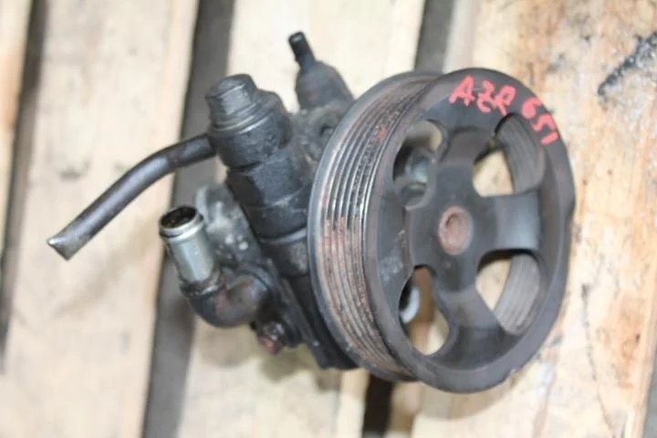 Б.у. насос гидроусилителя TOYOTA NOAH AZR60 TOYOTA NOAH AZR60 1AZ-FSE 2005